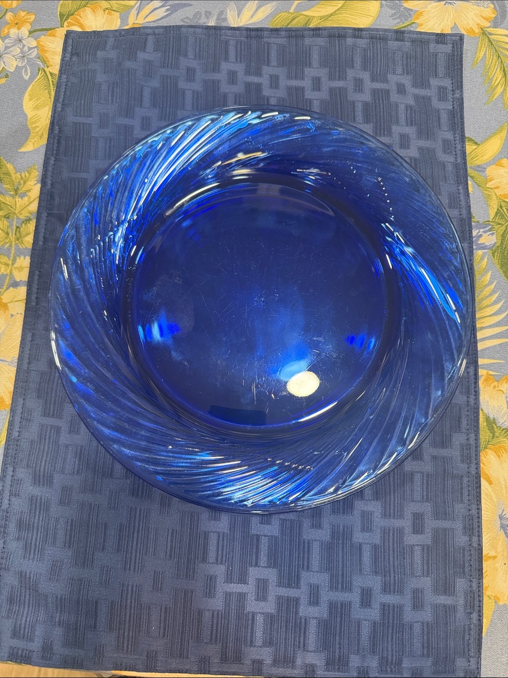 Vintage Set of four Pyrex Festiva Cobalt Blue Swirl Dinner Plates
10.75"